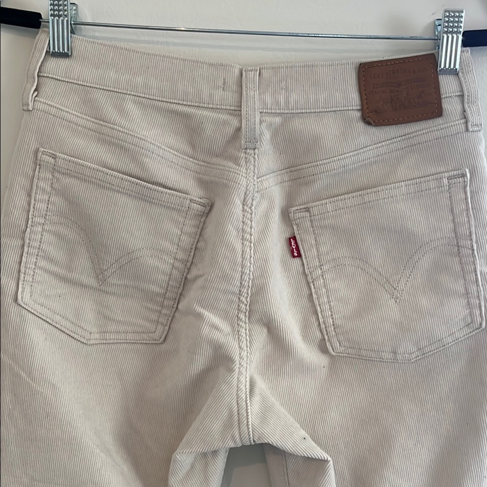 Levi's Women's Straight Leg Jeans - Light Tan - Picture 5 of 5